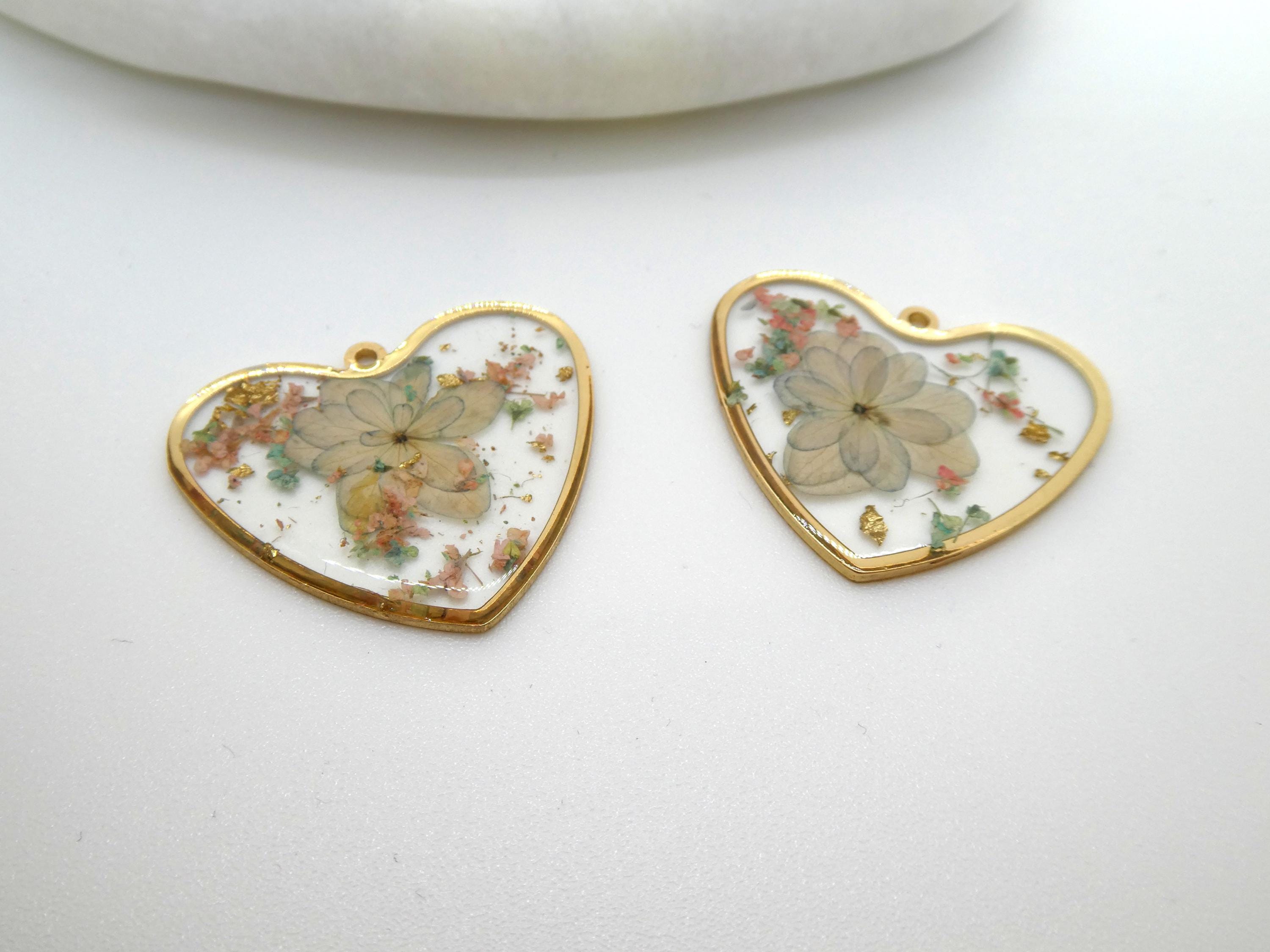 ②Chrome Hearts 花モチーフ アクセサリー 2 Heart Pendants 32x27mm Pink Dried Flowers and Gold Leaf