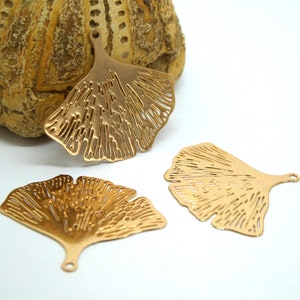 4 Ginkgo leaf watermarked prints 25*22mm gold (8SEF41)