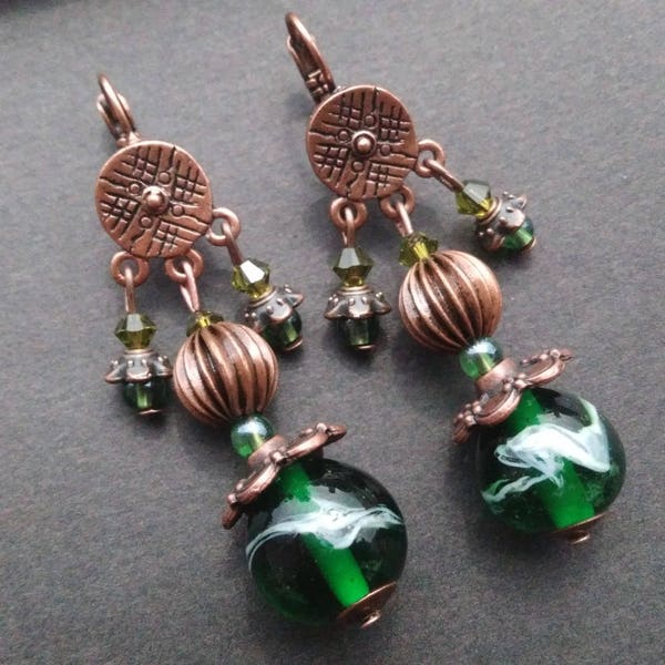 Boucles façon ethnique en verre filé et cuivre