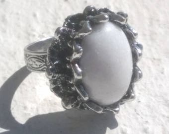 Bague argentée - Agate blanche - style baroque