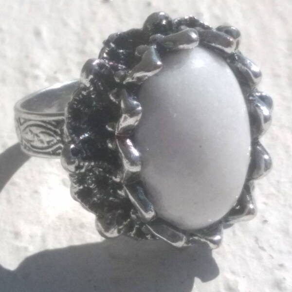 Bague argentée - Agate blanche - style baroque