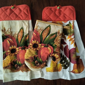 Fall Pumpkins and Corn hanging towel set with matching oven mitt