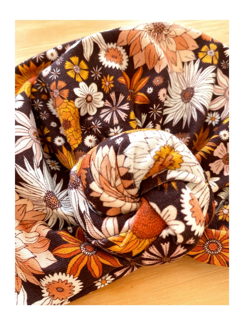 Turban, noeud fleur, jersey de coton certifié Oeko tex, imprimé fleuri, rétro, de naissance à ladulte. image 5