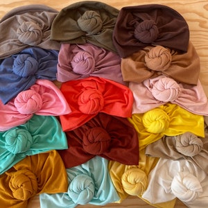Bonnet, turban, noeud fleur, jersey viscose certifié Oeko tex , accessoire mode, pour bebe, enfant, adulte. image 10
