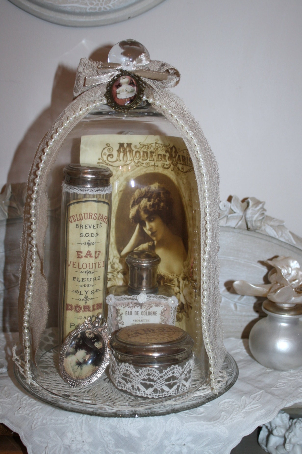 Cloche Curiosité , Cloche