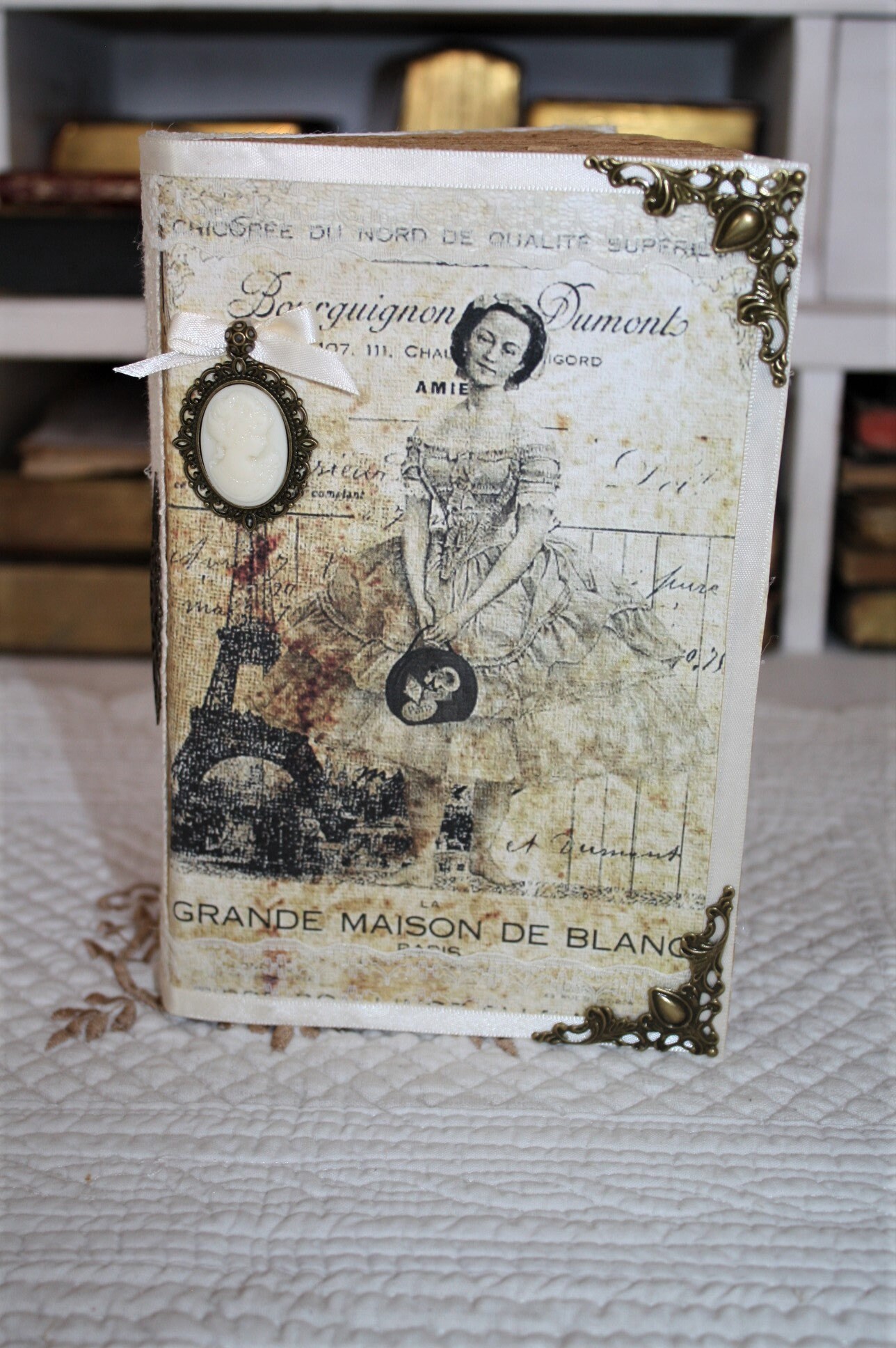 Livre Décoratif , Livre Shabby Ancien