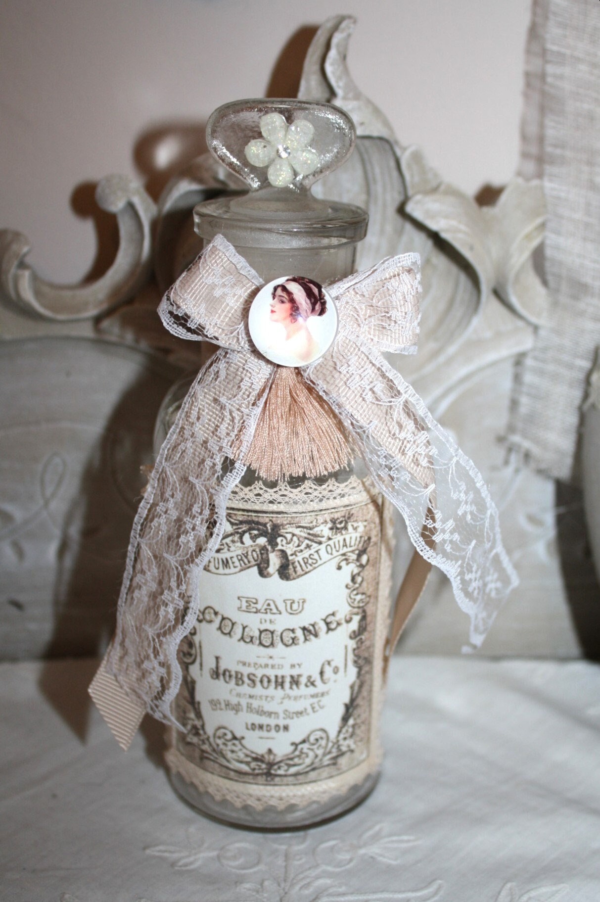 1900年初頭 英国製 アンティーク 香水瓶 箱付き 優美な装飾 1900年初頭 英国製 アンティーク 香水瓶 箱付き 優美な装飾 【公式通販】