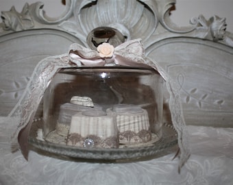 Cloche et ses mignardises , plâtre parfumé , cloche shabby