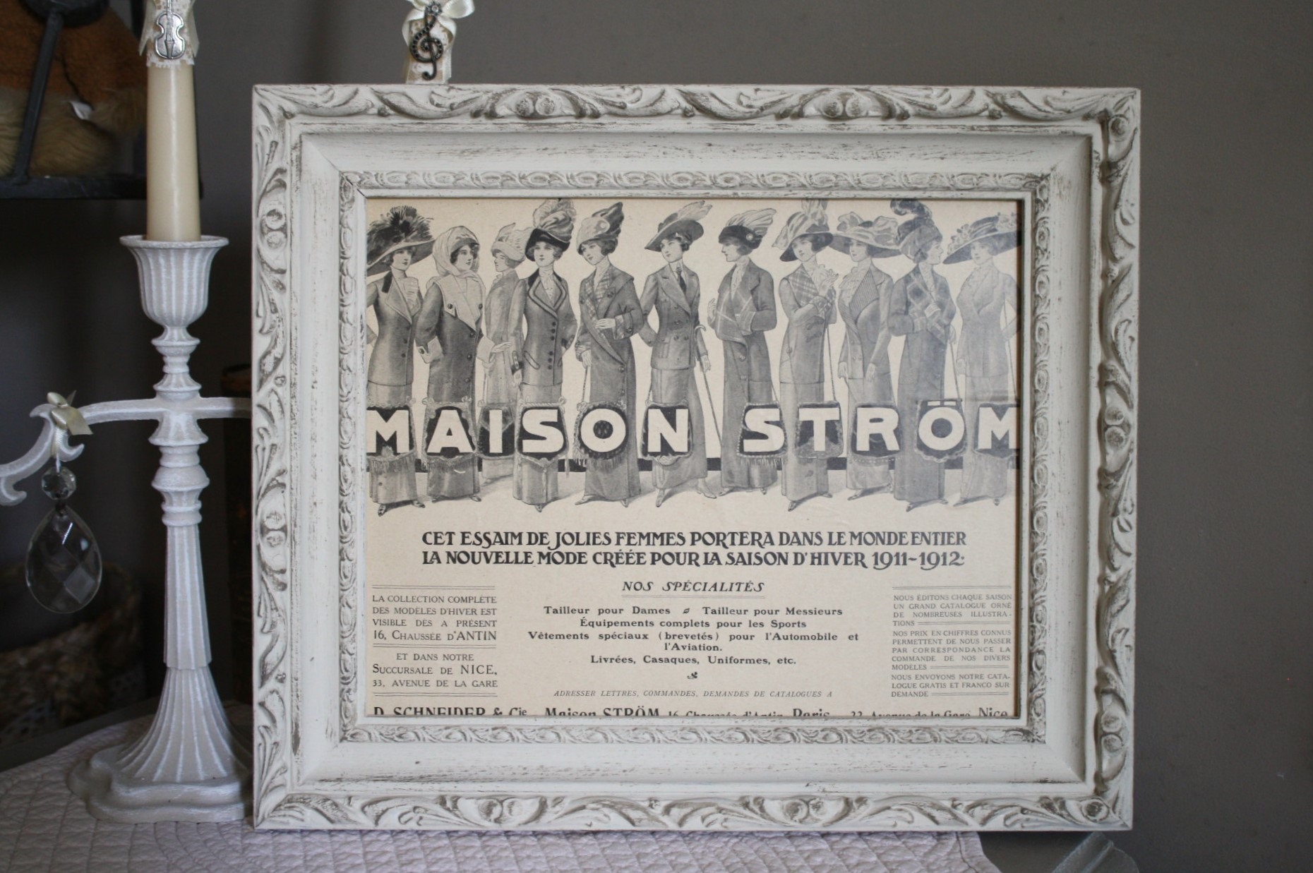 Retro frame, 1900s fashion frame, vintage decorative frame