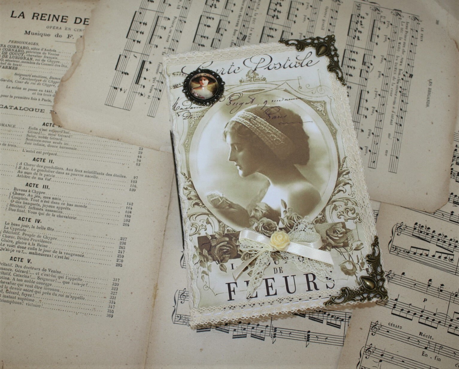 Livre Décoratif , Livre Shabby Ancien