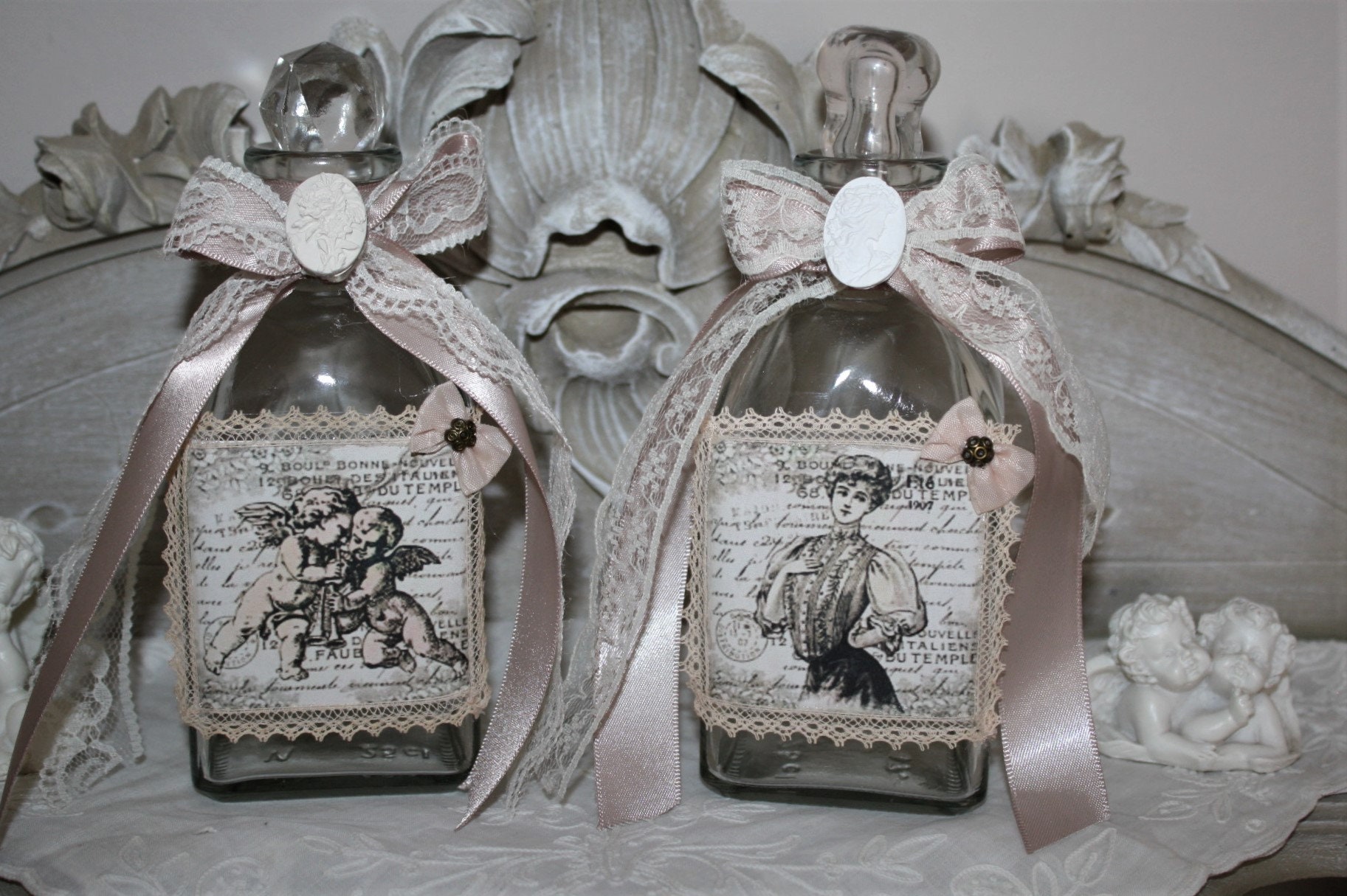 Lot de Deux Flacons , Décoratifs , Flacons Shabby Chic