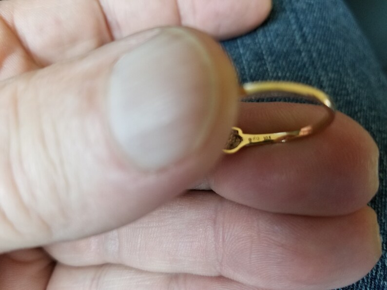 white and rose gold leaf pattern size 8 1.8 Grams 10k Yellow