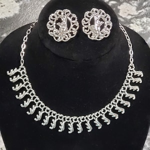 Vintage Sarah Coventry Fancy Free Silvertone Necklace and Earrings Set
