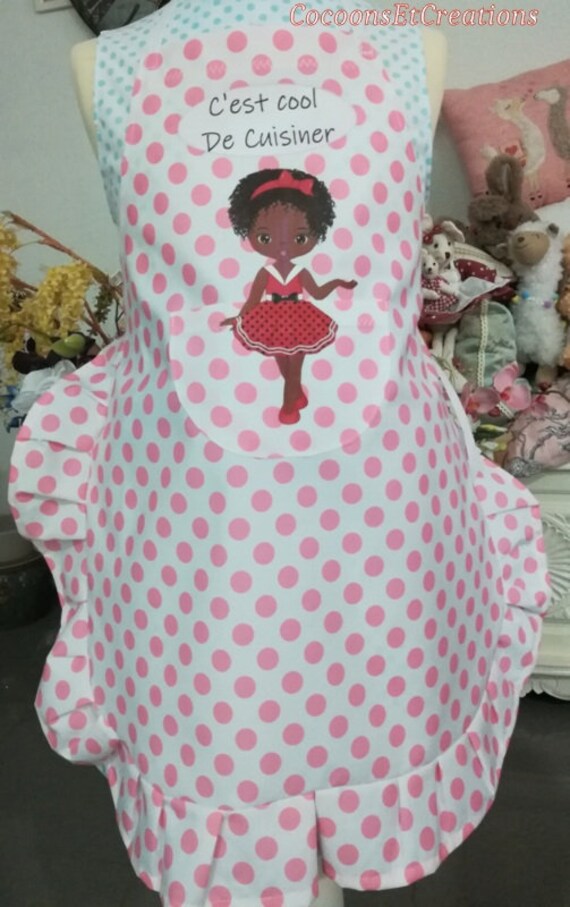 Tablier Original Pour Enfant. Tite Fille Métis Coiffure Afro C'est Cool de Cuisiner