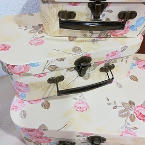 Caixa de presente em forma de MALA no estilo Shabby