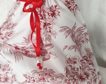 pochette tissu piqué de coton  toile de Jouy rouge, ruban coulissant et tite 'perle'