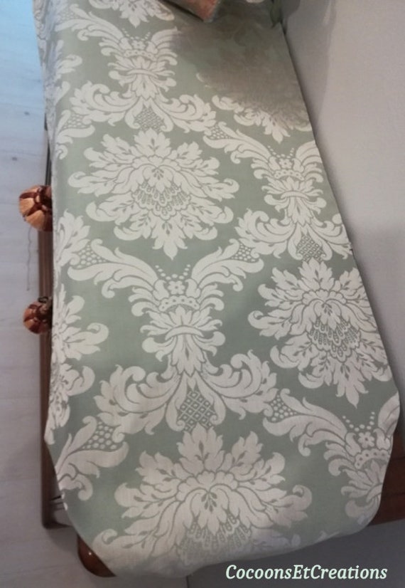 Chemin de Table Dans Beau Tissu Ancien/Vintage