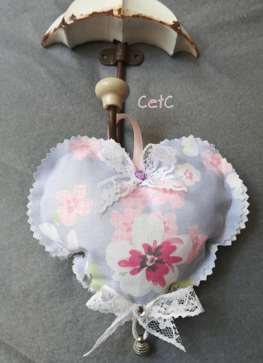 Cœur Tissu; Décoration de Clef. A Suspendre ou à Accrocher Une Porte 02
