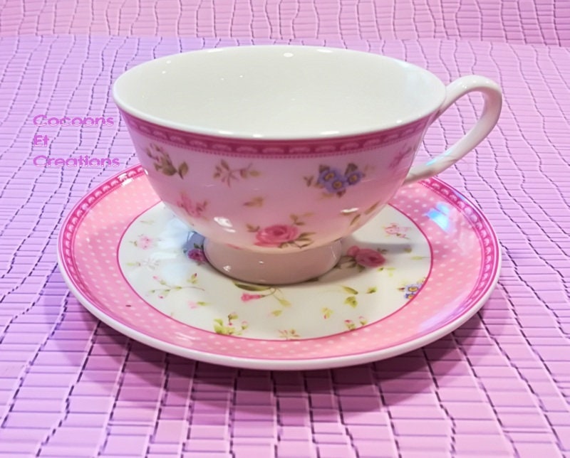 Tasse à Thé, Style Anglais Shabby. Petites Fleurs Roses