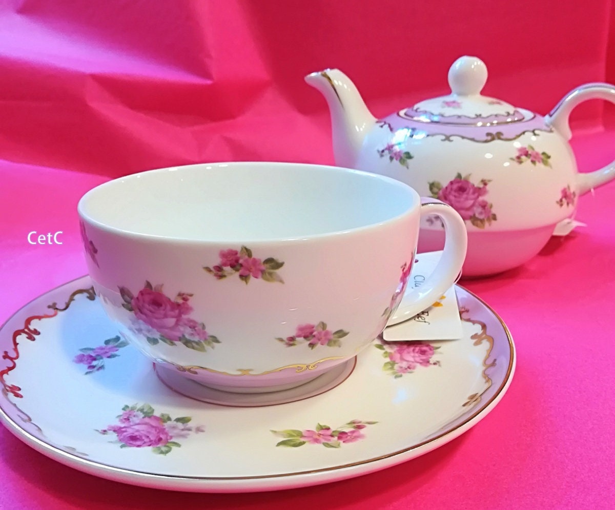 Solitaire Égoïste, Romantique Dans Un Style Shabby Anglais. Pour Le Thé, Chocolats, Boissons Chaudes