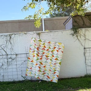 Cholla Quilt Pattern PDF | Flying Geese Quilt Pattern | Beginner Quilt Pattern | Fat Quarter Quilt | Modern Scrap Quilt | Digital Download image 6