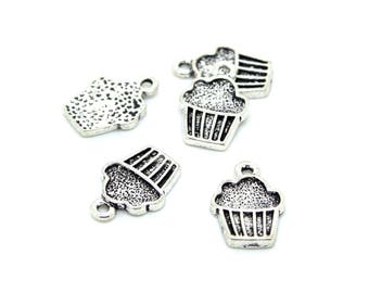 x5 breloques gâteau cupcake (18x13mm) métal argenté vieilli