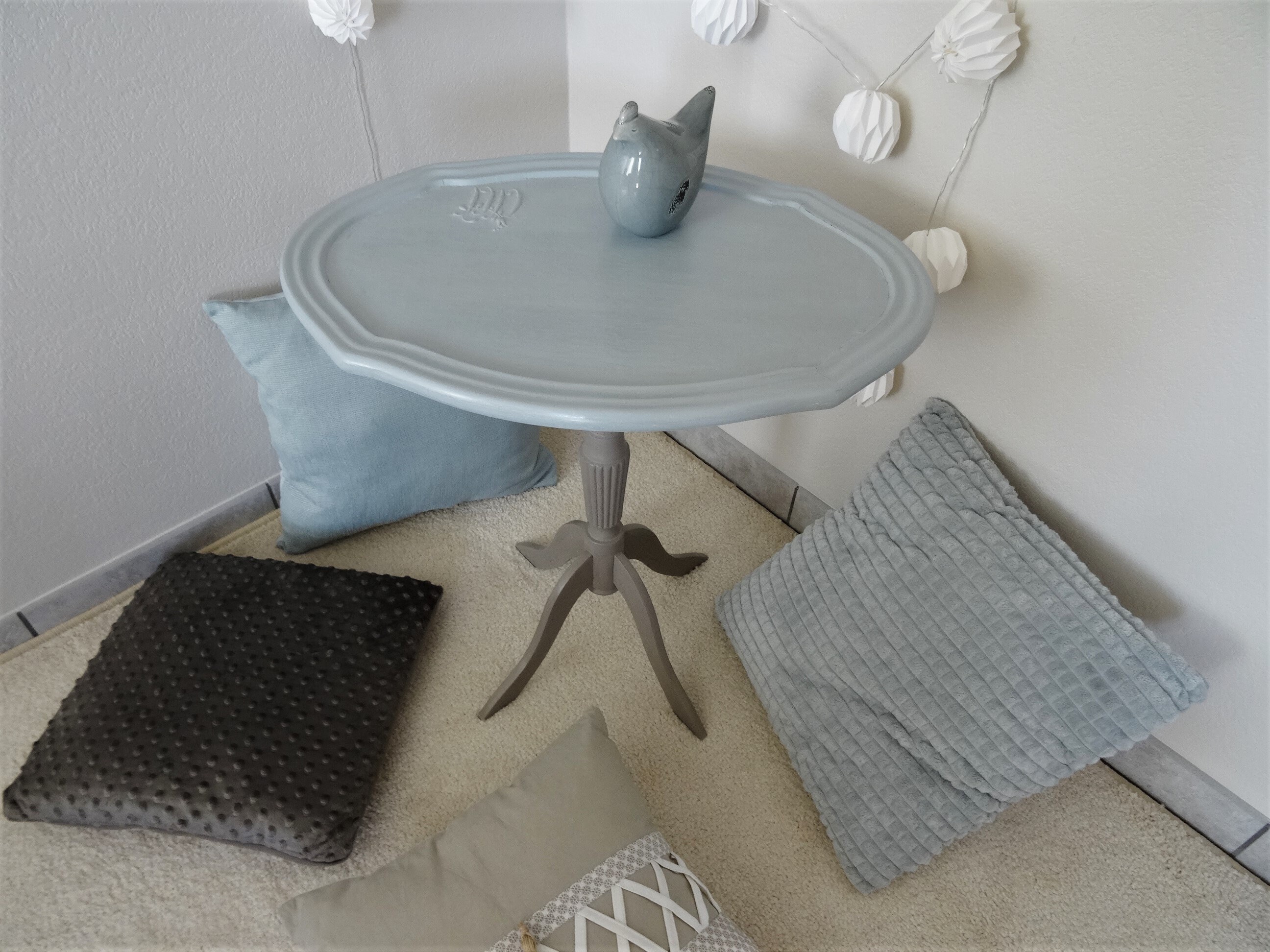 Guéridon Ringar Large Rond Bleu Woody Bout de Canapé Design Table d'Appoint en Métal Bleu 39,5x39,5x45,5cm - L'Héritier du Temps