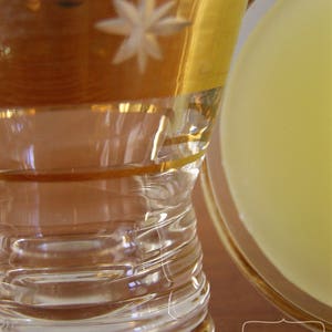 Idée cadeau : Bougeoir dans verre à liqueur Vintage avec bougie coulée n3 image 4