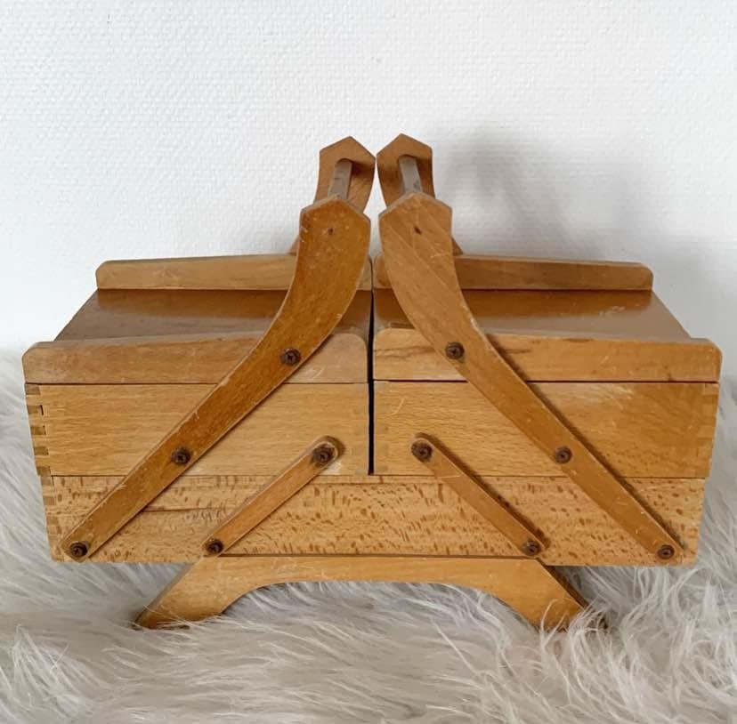 Travailleuse Boite à Couture