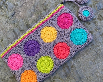 Trousse  réalisée au Crochet Multicolore et grise, Doublée en Coton