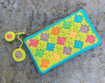 Trousse  zippée réalisée au Crochet multicolore, granny squares, Doublée en Coton, cadeau maîtresse, handmade, fêtes des mères