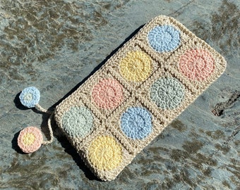 Trousse zippée réalisée au Crochet et en Coton teintes pastels, doublure coton, cadeau fête des mères nounou institutrice, esprit vintage