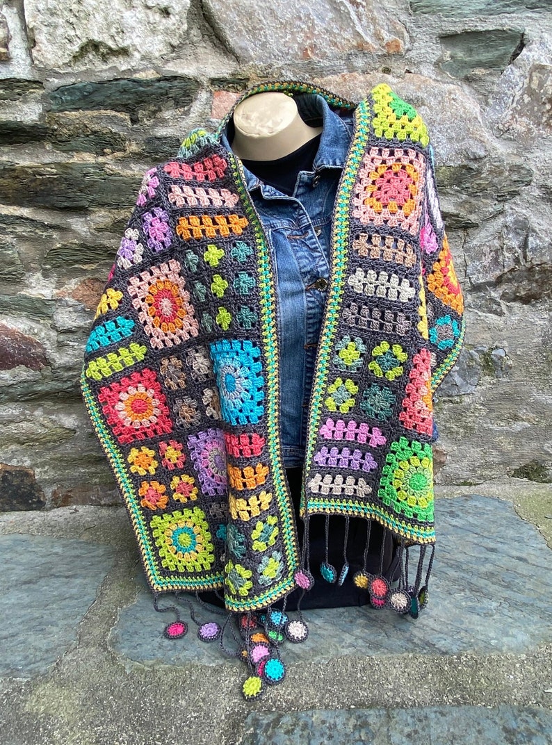 Etole pour femme réalisée au crochet multicolore granny squares, crochet coton esprit vintage image 7