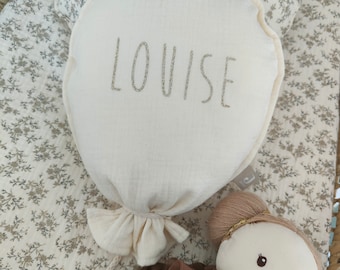 Ivory wall balloon personalized with the first name or text of your choice