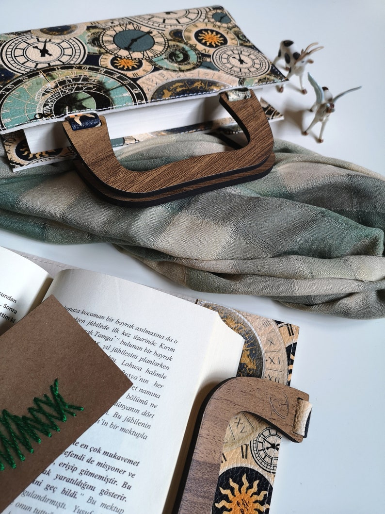 Book pouch with wooden handles to carry & read everywhere Etsy