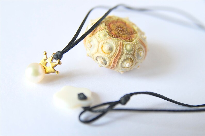 14k Gold Crown Necklace In 19/'/' Gold Chain Or Cord Single Pearl Necklace