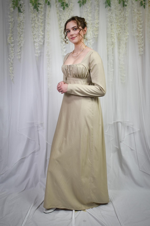 fitted lace wedding dress Regency woman in a pink long-sleeved dress (Bianca 1314)