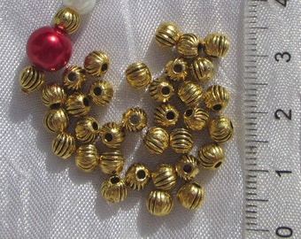 Golden spacers, set of 40 pearls, golden pearls, 5mm pearls, golden spaces, round pearls, hole 1mm, O153