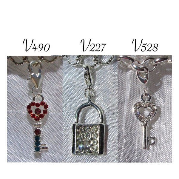 Charm clef, breloque clé, cadenas argenté, breloque sac, clé argentée, 36mm x 10mm, breloque mousqueton, métal argenté, strass, V227,490,528