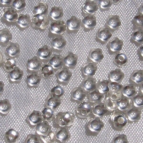 Coupelles argentées, lot de 100 perles, coupelles 4mm, intercalaires argentés, perles 4mm, perles argentées, 4mm, métal couleur argenté, S41