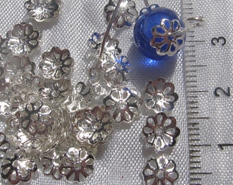 Lot de 400 coupelles, coupelles argentées, coupelles 7mm, coupelles filigranes, intercalaires perles, coupelles perles,coupelles fleurs,S26