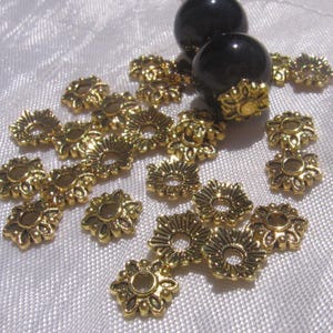 Set of 60 gold bead caps, gold bead caps, gold spacers, gold flowers, for beads, 7mm bead caps, 2mm perforation, O248
