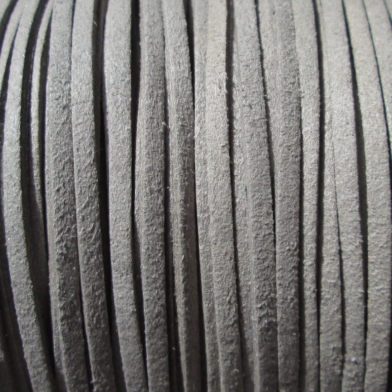 Fil suédine, lot de 3 mètres, suédine gris, fil gris 3mm, 3x1mm, gris paillettes, gris cuir, suédine 3mm, cordon suédine, C70,C125,C179 gris daim : C70