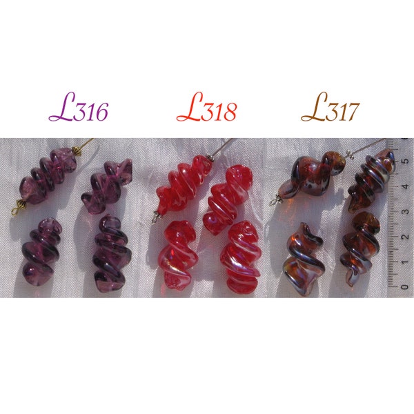 Lot de 4 perles, perles twist, perles toupies, verre mauve, verre lustré, verre rouge, verre marron, 28mmx15mm, verre lampwork, L316-318