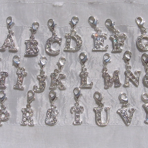 Breloque avec mousqueton, breloque lettre, charm lettre, lettre alphabet, breloque argentée, métal argenté, strass, charm lettre, K79-K100