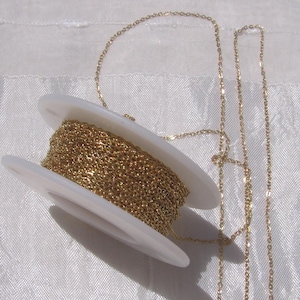 Corrente de aço inoxidável banhada a ouro com revestimento iônico, corrente dourada, elos de 1,5 x 1,2 mm, corrente de aço inoxidável tipo curb, IX44