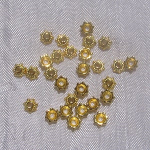 Lot of 100 cups, Golden cups, 5mm cups, 5x2mm, golden spacers, 5mm beads, 1mm hole, cups for beads, O230 image 1