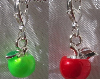 Apfelanhänger, Pilzanhänger, Apfelanhänger, Pilzanhänger, roter Apfel, grüner Apfel, roter Pilz, versilbertes Metall, V216, V369, V520