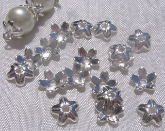 Lot 30 coupelles argentées, coupelles 9mm, intercalaires argentés, coupelles fleurs, perles 9mm, trou 2mm, pour perles création bijou, S47