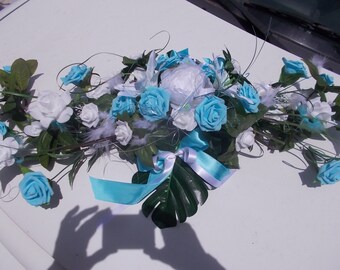 bride and groom car hood flowers, bride and groom's car,